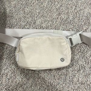 worn twice!!!! White opal belt bag